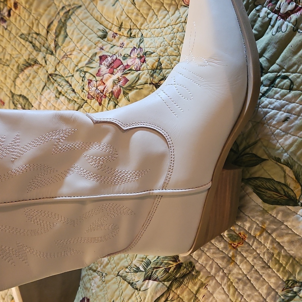 Steve Madden White Windie Boots Size 9.5M - Picture 10 of 12